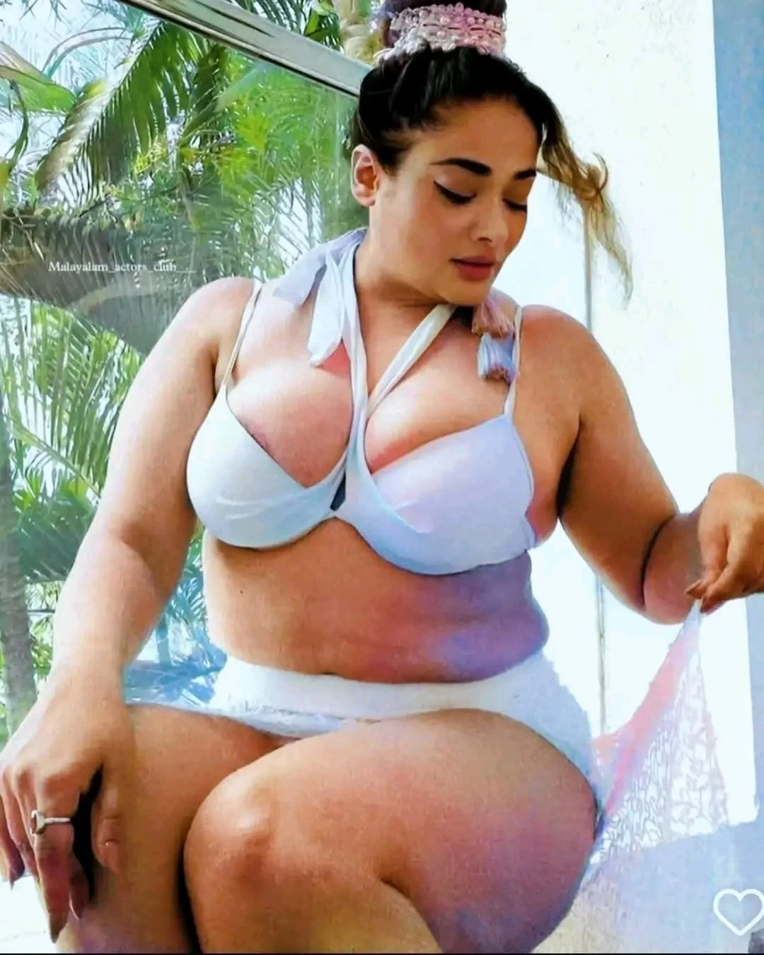 Kiran Rathod showing glimpses of her big boobs and nip in a white bra